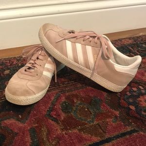 🌱Adidas Light Pink Sneakers